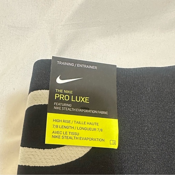 New NIKE PRO LUXE 7/8 Leggings - STEALTH EVAPORATION FABRIC HIGH RISE Size Small - Picture 7 of 7